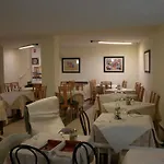 迈纳酒店