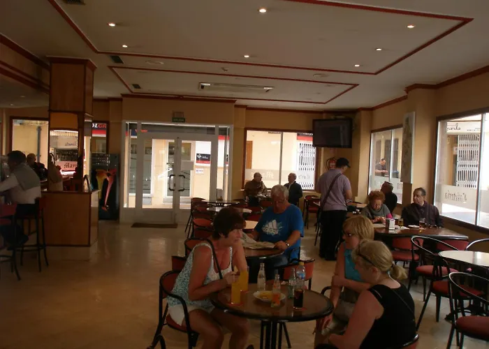 Ξενοδοχείο Mayna