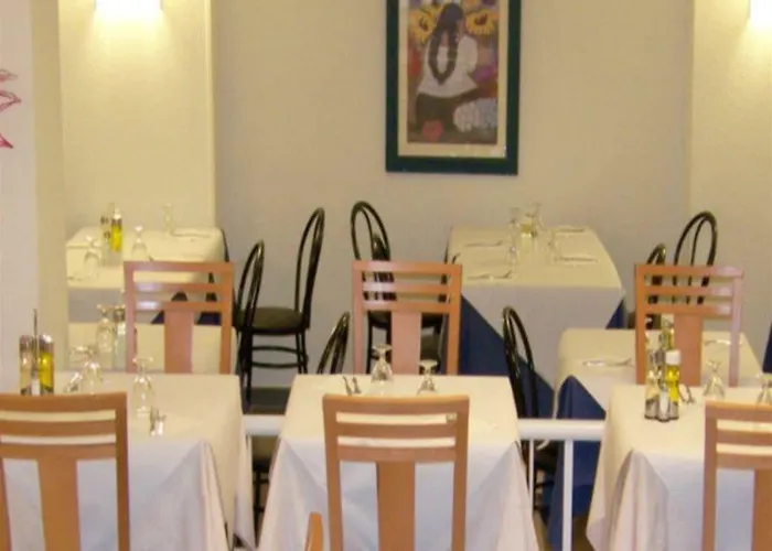 Ξενοδοχείο Mayna 2*