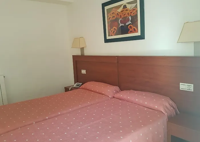 Ξενοδοχείο Mayna 2*